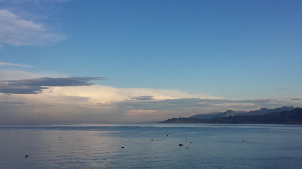 Hotel Lastres Miramar Bagian luar foto
